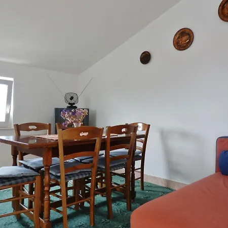 Apartment Makic Šilo