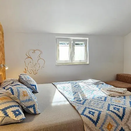 Apartament Makic *